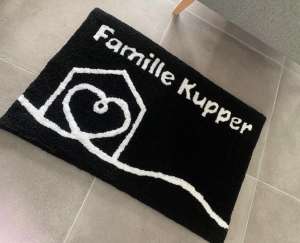Décorez votre intérieur avec un tapis représentant votre famille